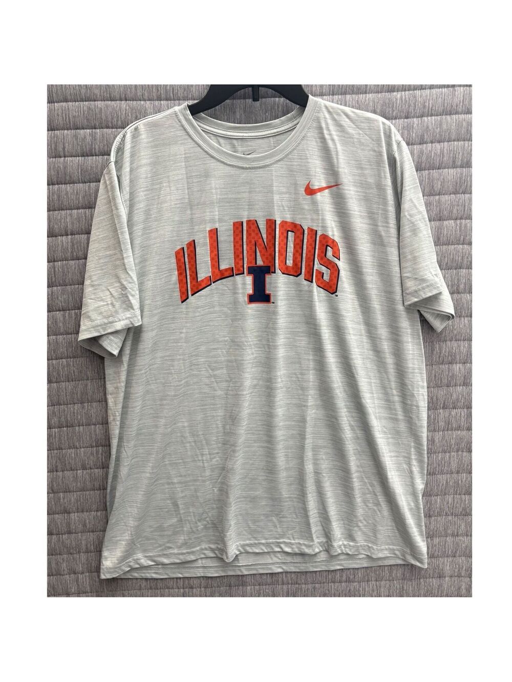 Men's Nike University of Illinois Graphic Dri-fit T-Shirt Light Gray Size XLarge